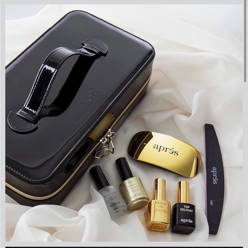 Aprés Nail Kit with Black Case and Gold Accessories